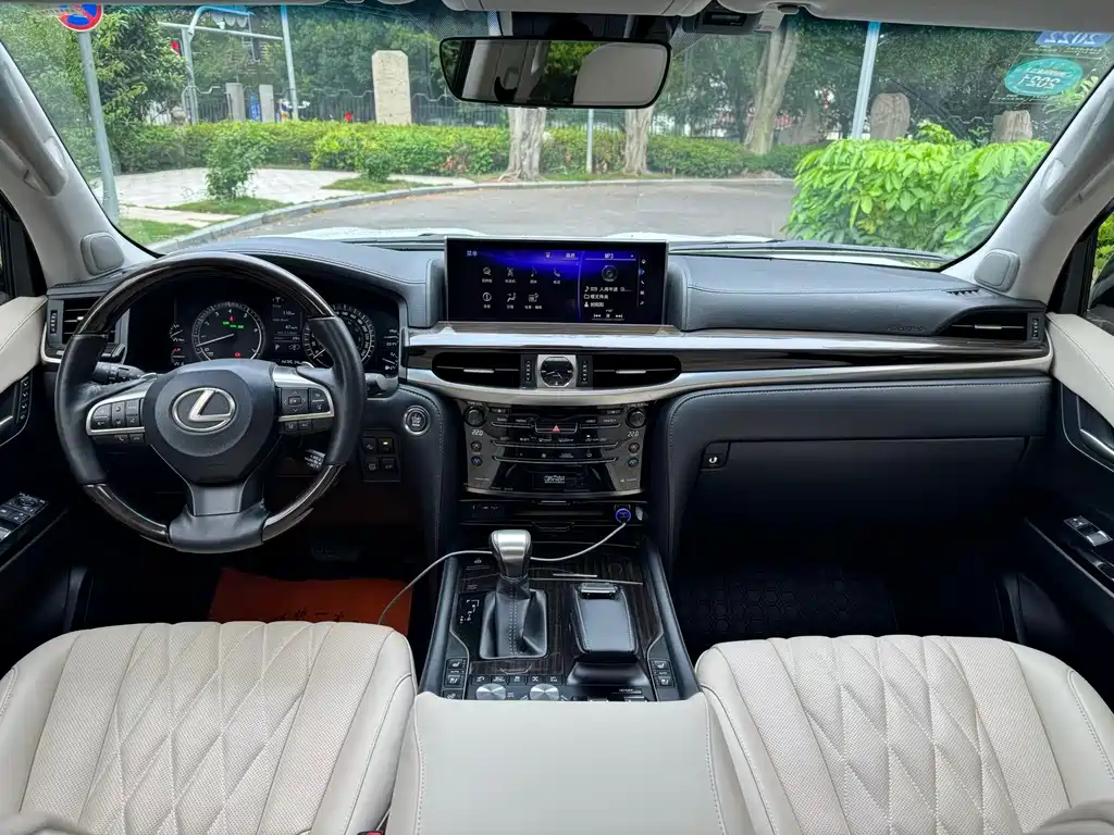 Lexus LX — миниатюра 5