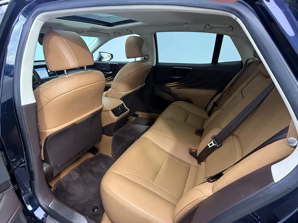 Lexus LS — миниатюра 10