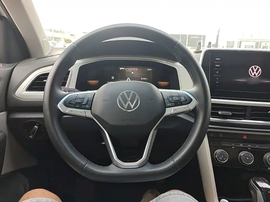 Volkswagen T-Roc — миниатюра 11