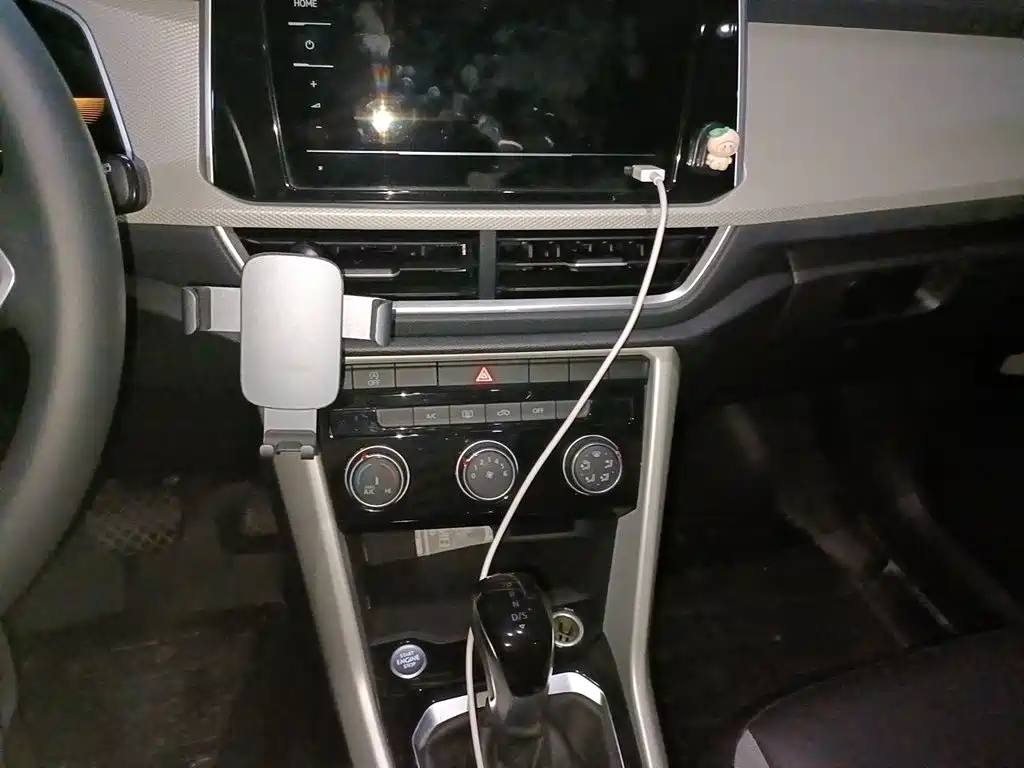 Volkswagen T-Roc — миниатюра 14