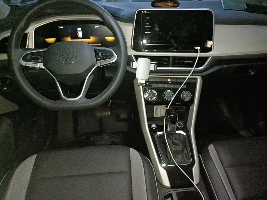 Volkswagen T-Roc — миниатюра 10