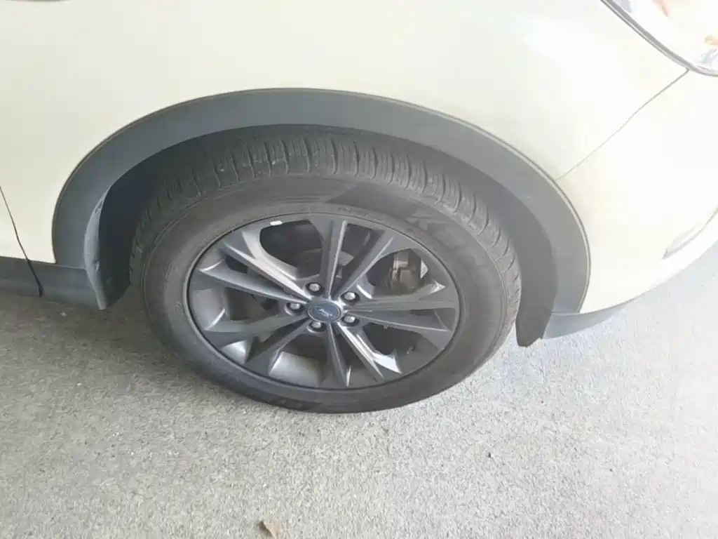 Ford Kuga — миниатюра 14