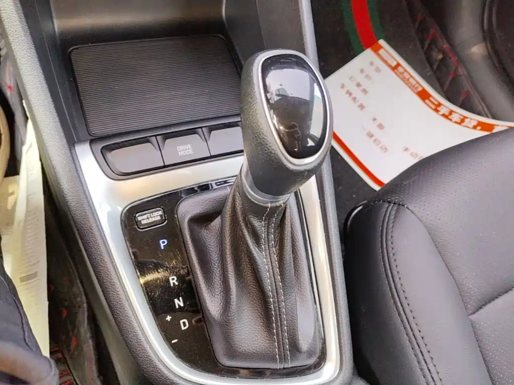 Hyundai Elantra — миниатюра 14