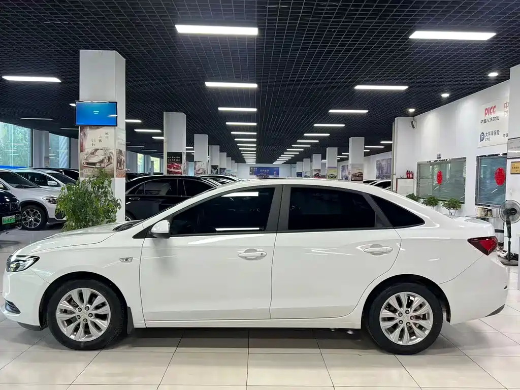 Buick Excelle — миниатюра 3