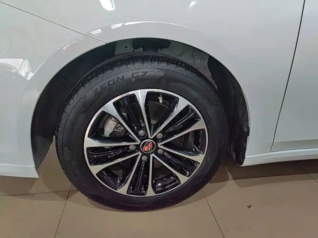 Roewe i6 New Energy — миниатюра 23