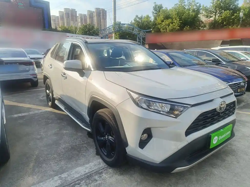 Toyota RAV4 — миниатюра 4
