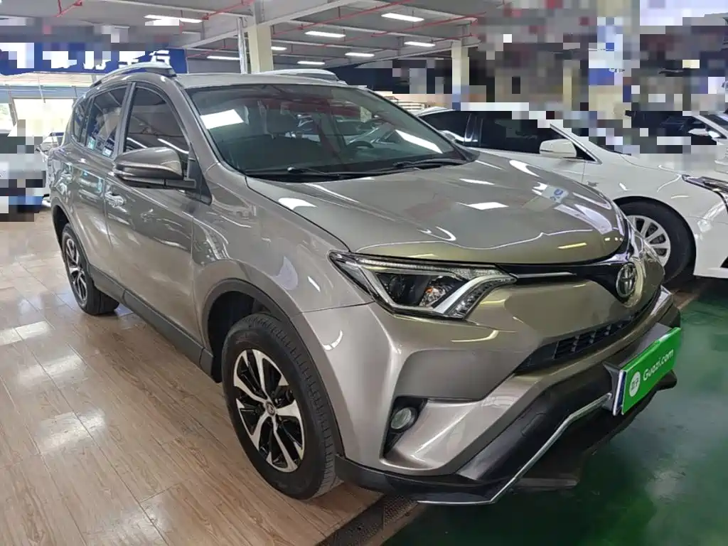 Toyota RAV4 — миниатюра 4