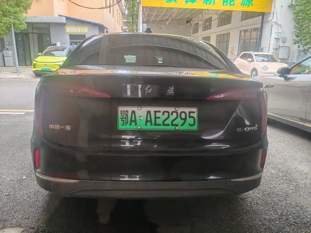 Hongqi Hongqi E-QM5 — миниатюра 9