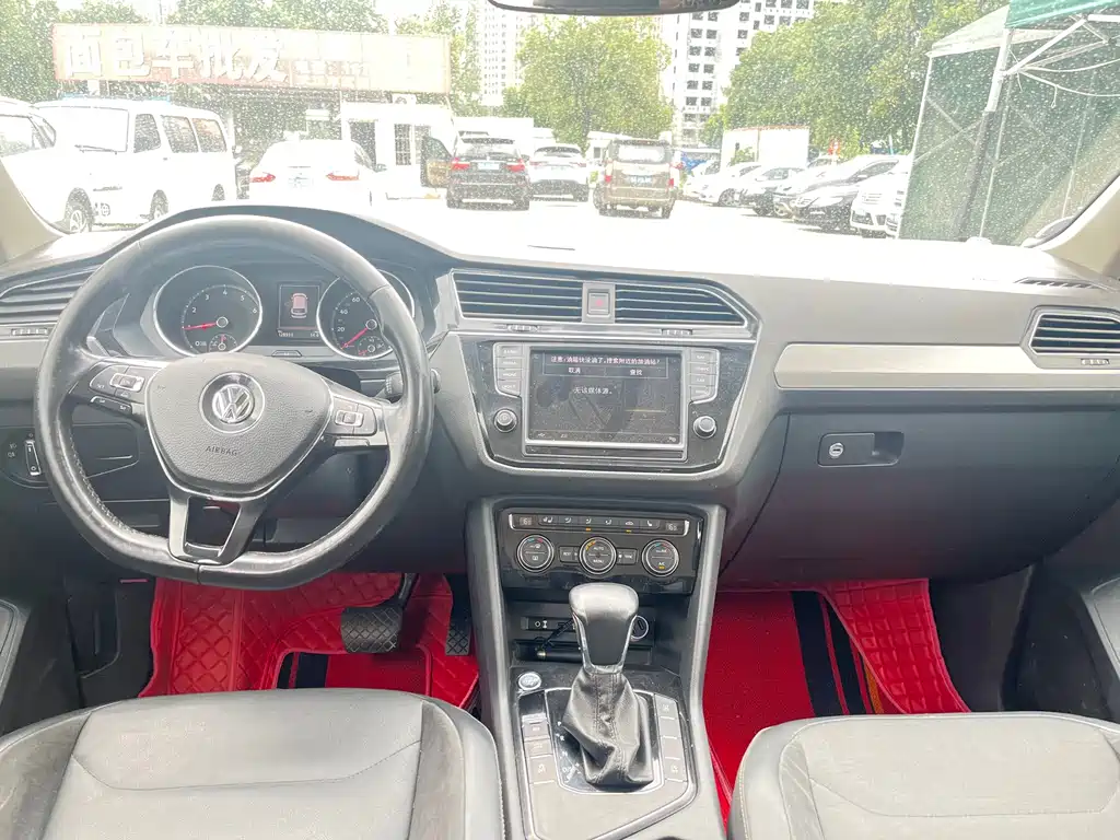 Volkswagen Tiguan L — миниатюра 5