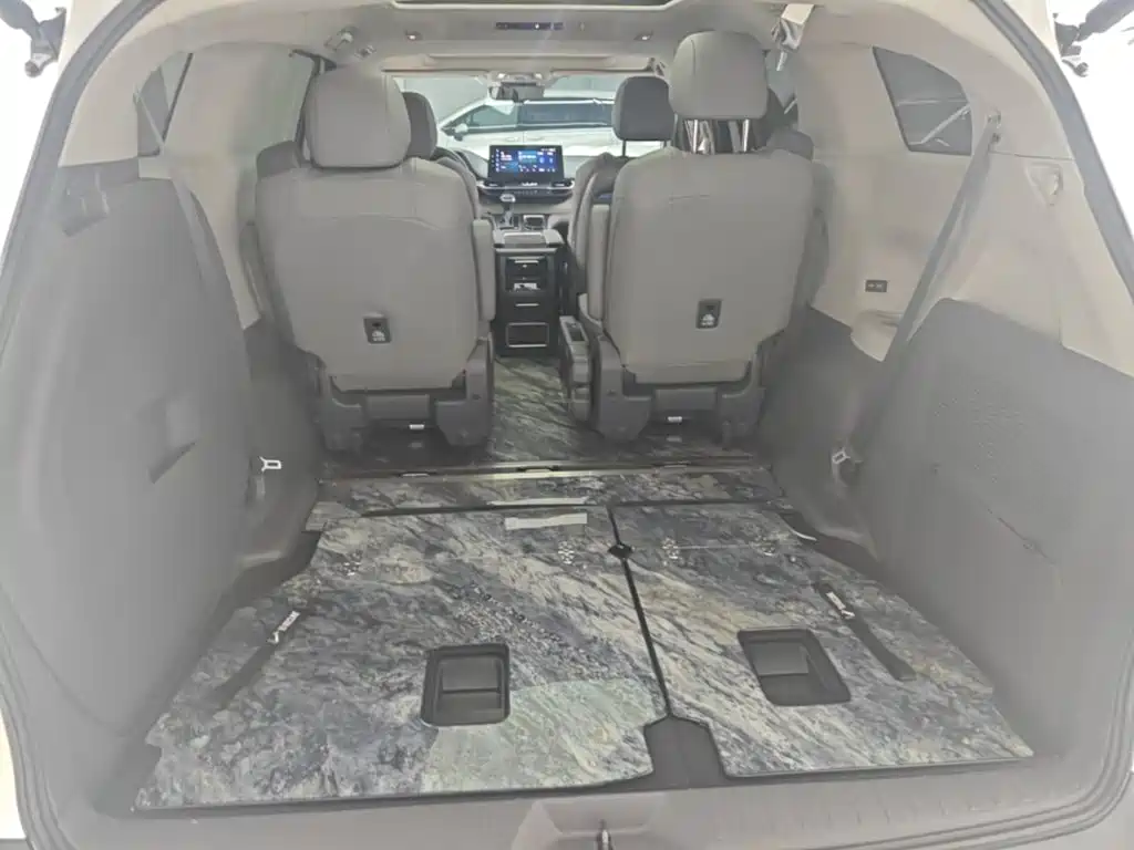Toyota Granvia — миниатюра 19