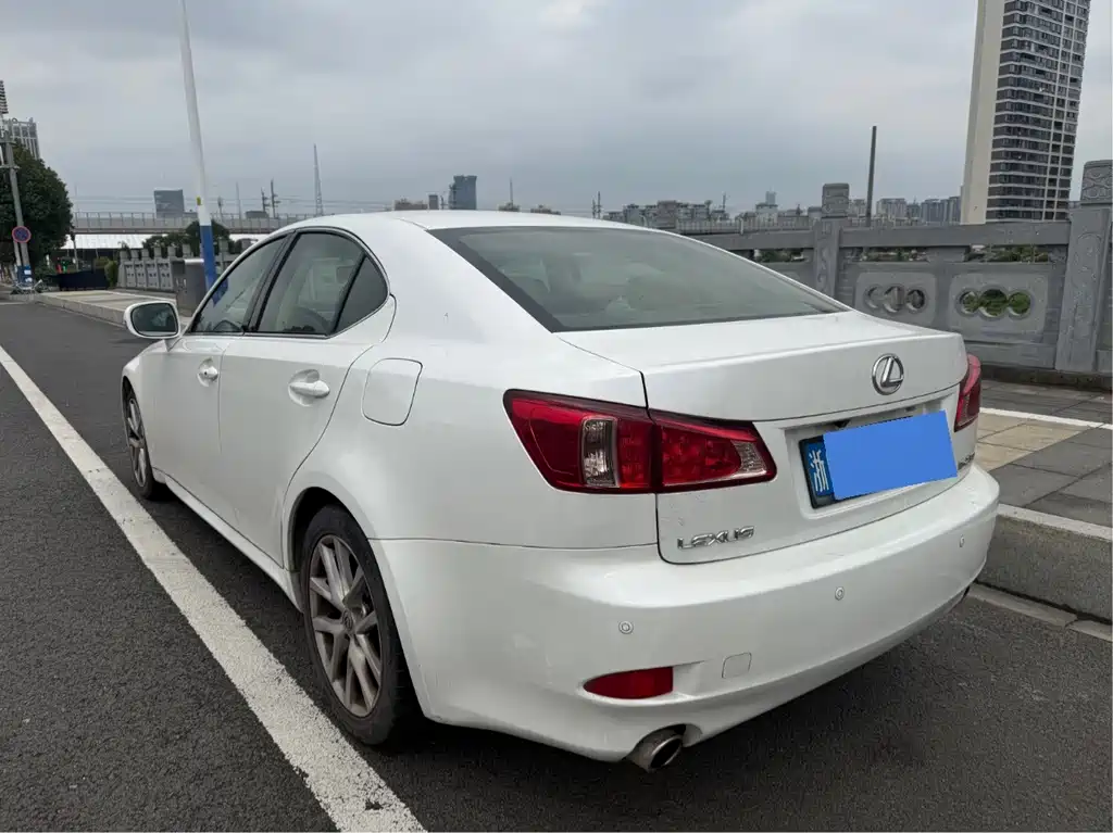 Lexus IS — миниатюра 9