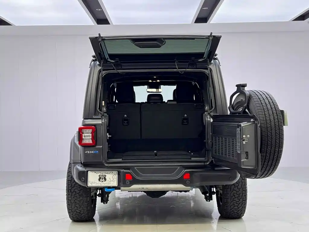 Jeep Wrangler PHEV — миниатюра 9