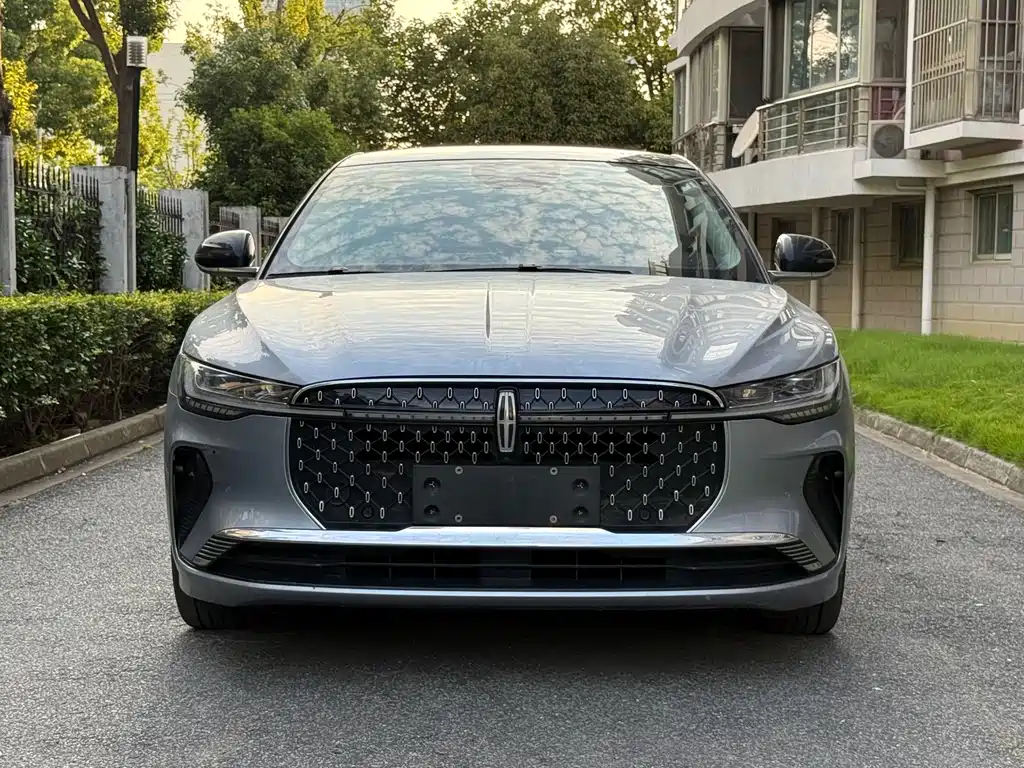 Lincoln Z 2022 i