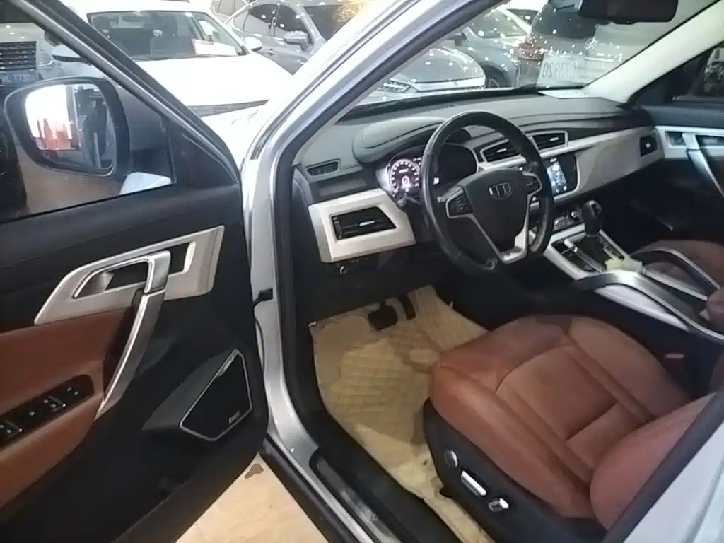 Geely Boyue — миниатюра 16