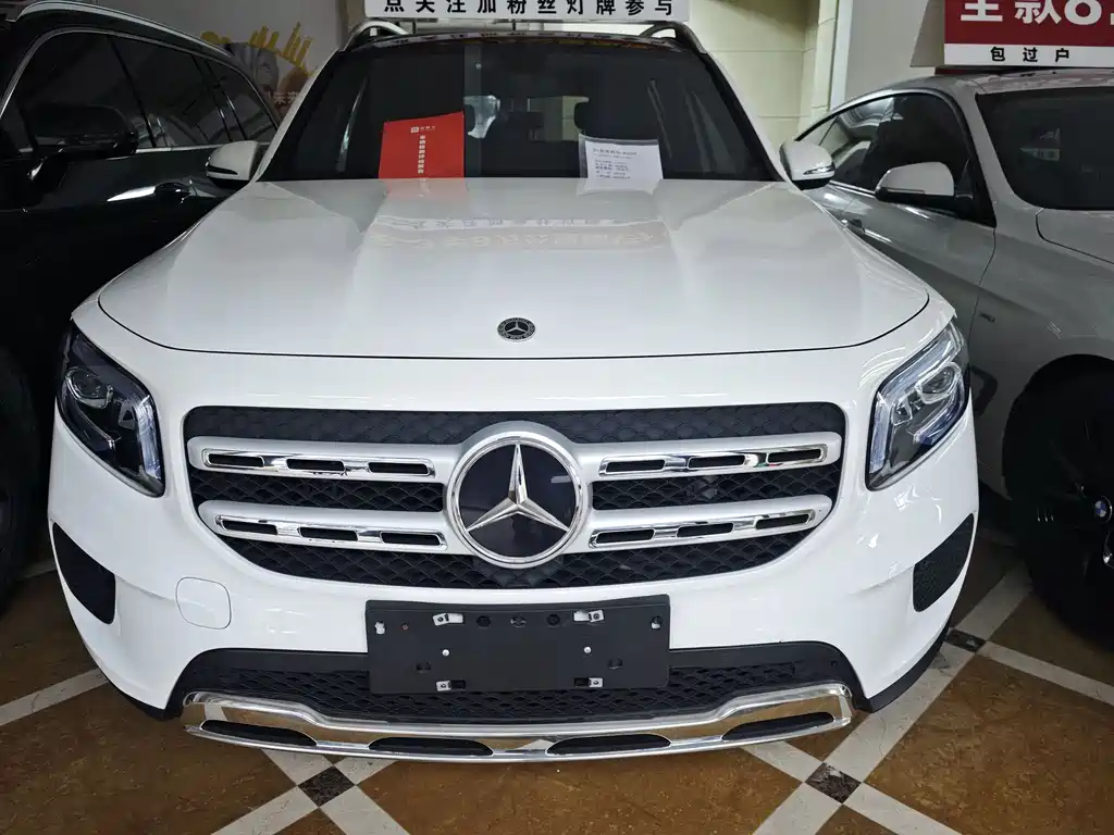 MERCEDES-BENZ GLB
