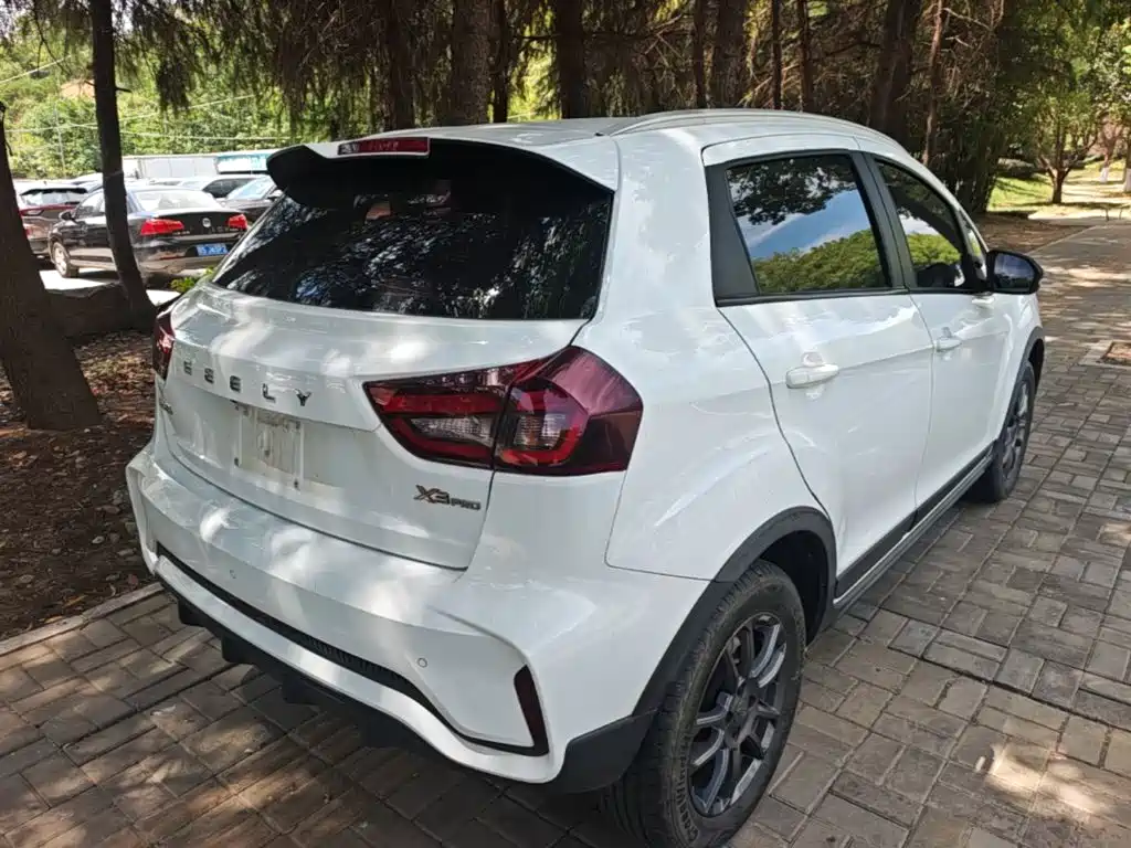 Geely Vision X3 — миниатюра 7