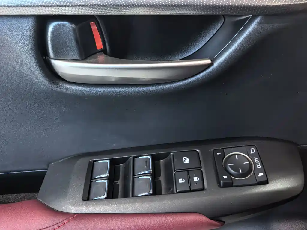 Lexus NX — миниатюра 12