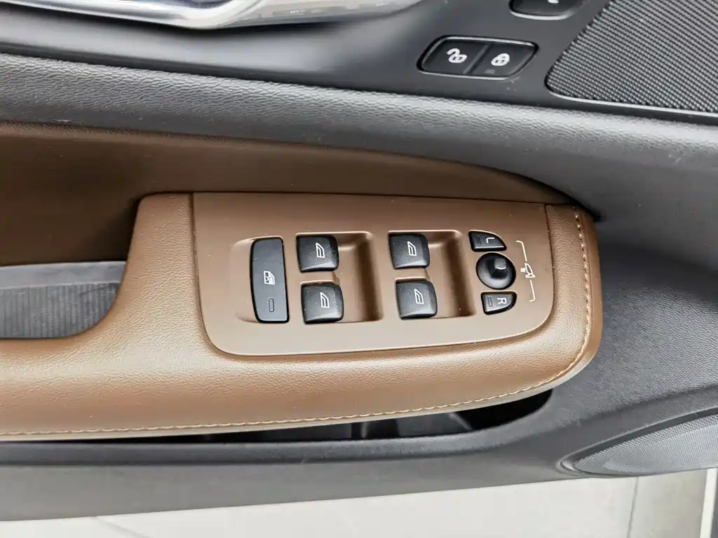 Volvo S60 — миниатюра 9