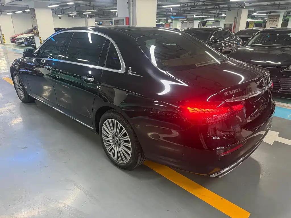 Mercedes-Benz E-Class — миниатюра 18