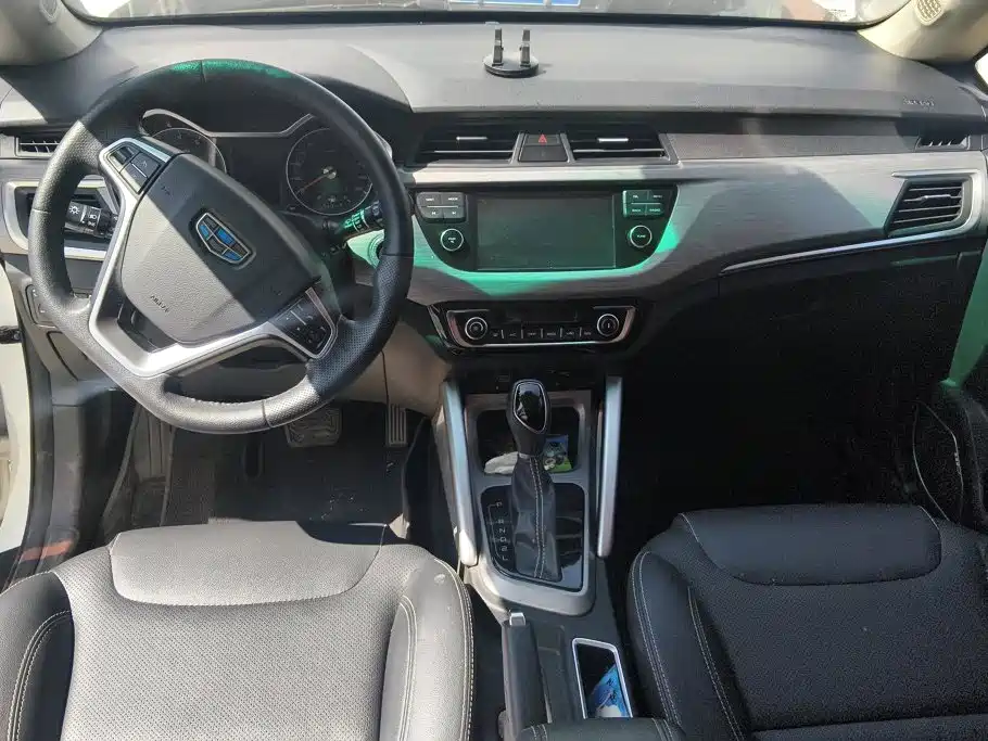 Geely Vision X3 — миниатюра 11