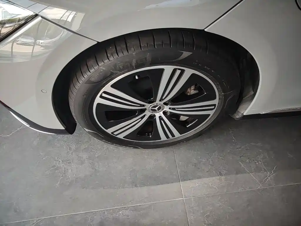 Mercedes-Benz EQE — миниатюра 23