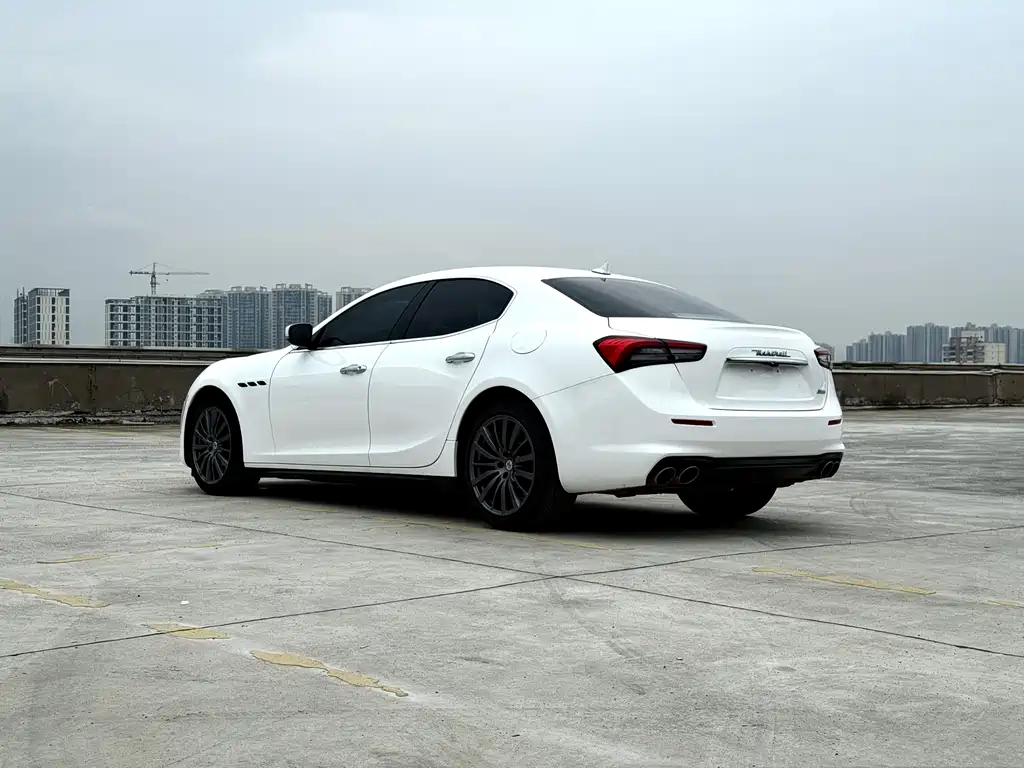 MASERATI GHIBLI