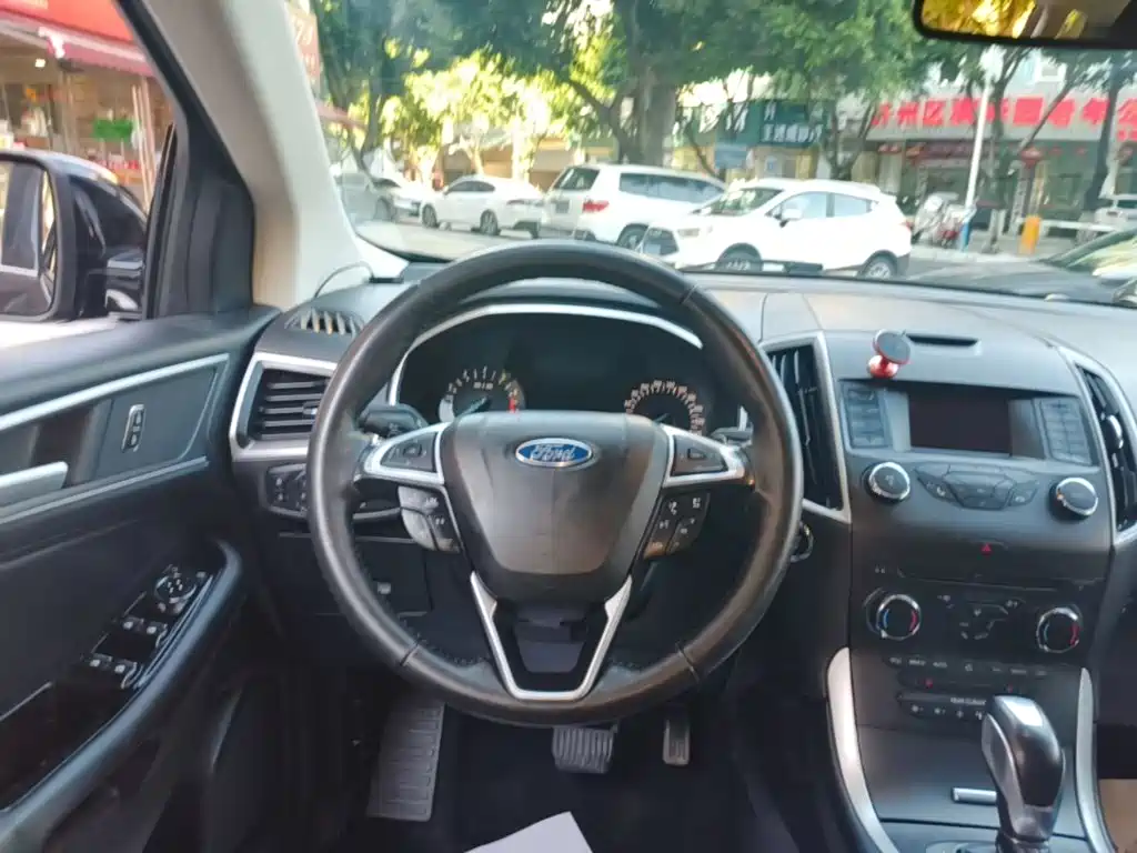 Ford Edge — миниатюра 11