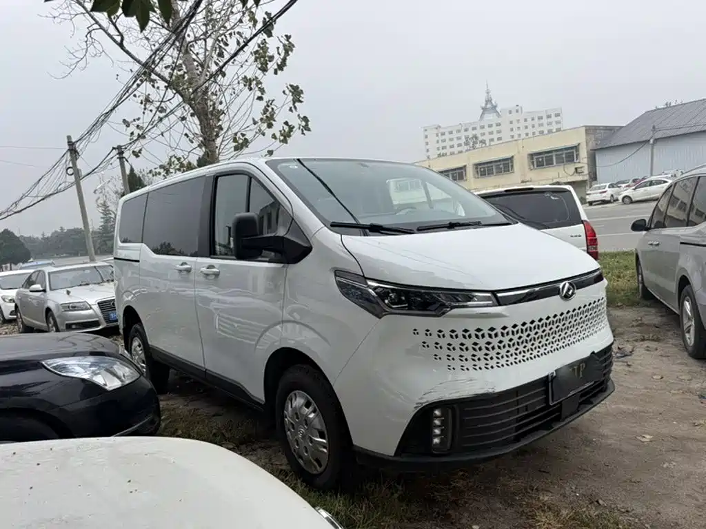MAXUS V70 — миниатюра 6