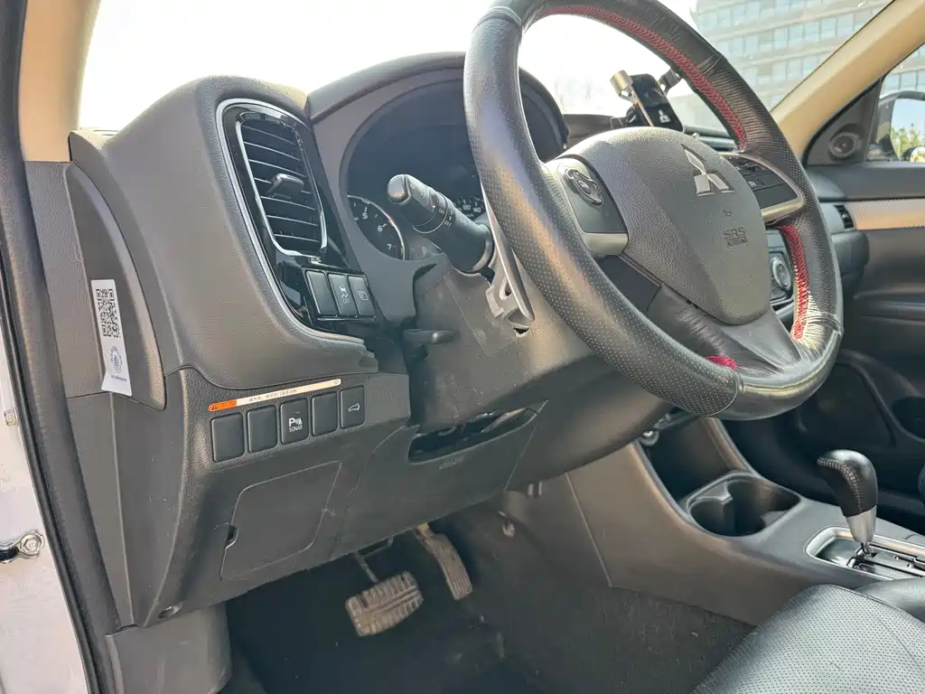 Mitsubishi Outlander (Import) — миниатюра 15