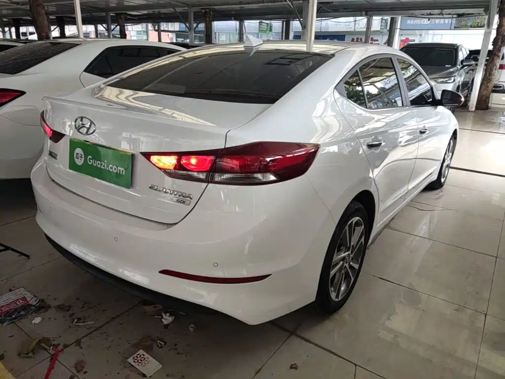 Hyundai Elantra — миниатюра 7