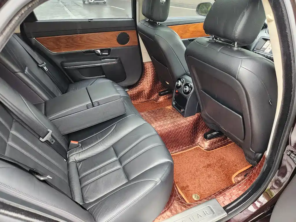 Jaguar XJ — миниатюра 10