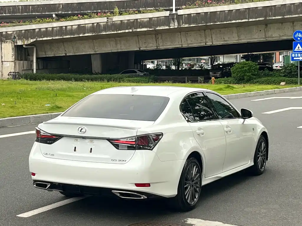 Lexus GS — миниатюра 5