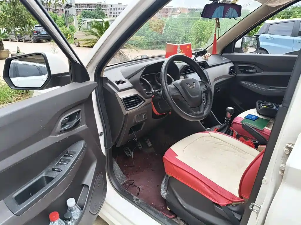 Wuling Hongguang — миниатюра 12