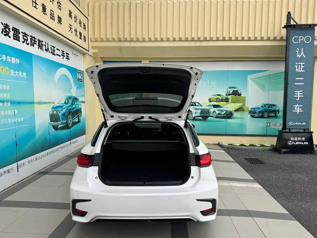 Lexus CT — миниатюра 9