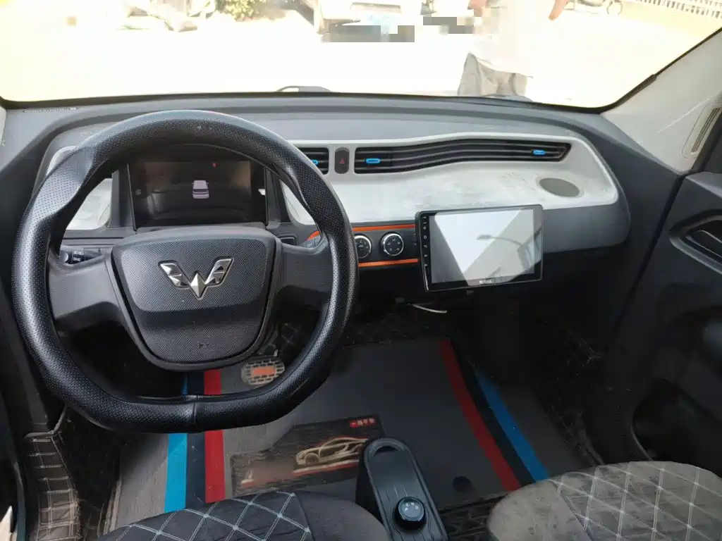 Wuling MINIEV — миниатюра 6