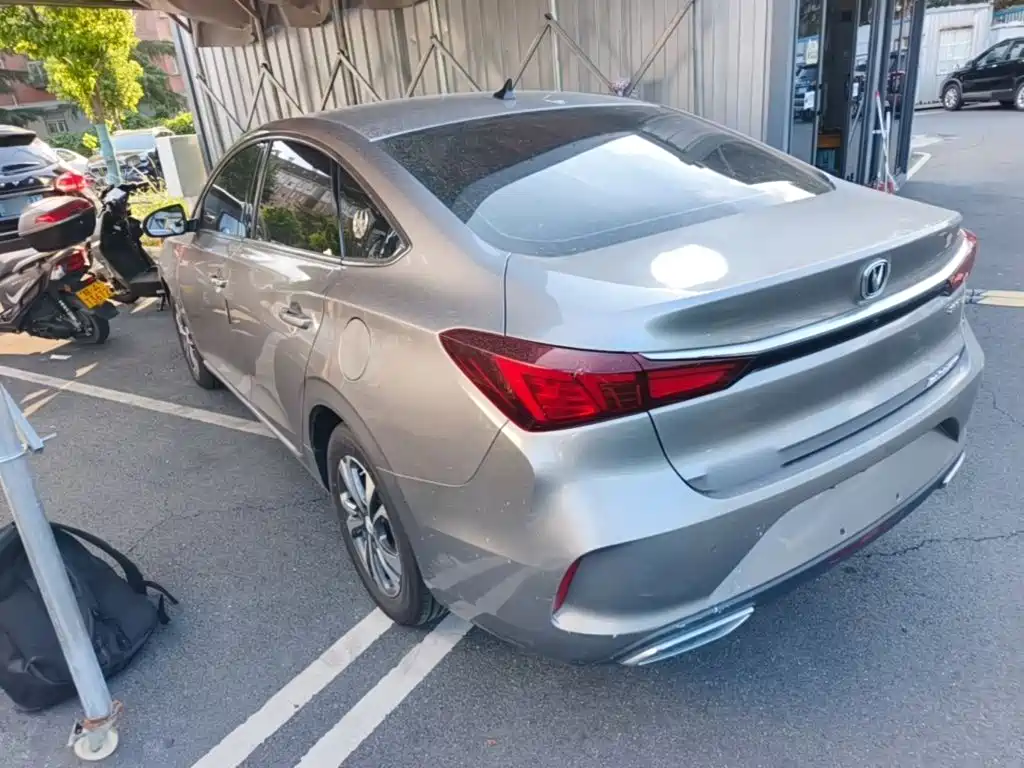 Changan Eado — миниатюра 5