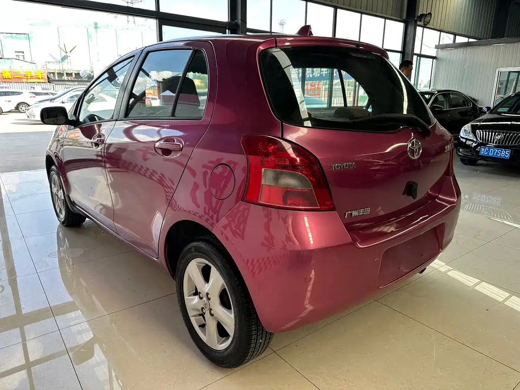 Toyota Yaris — миниатюра 12