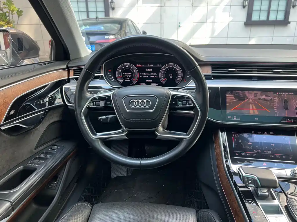Audi A8 — миниатюра 10