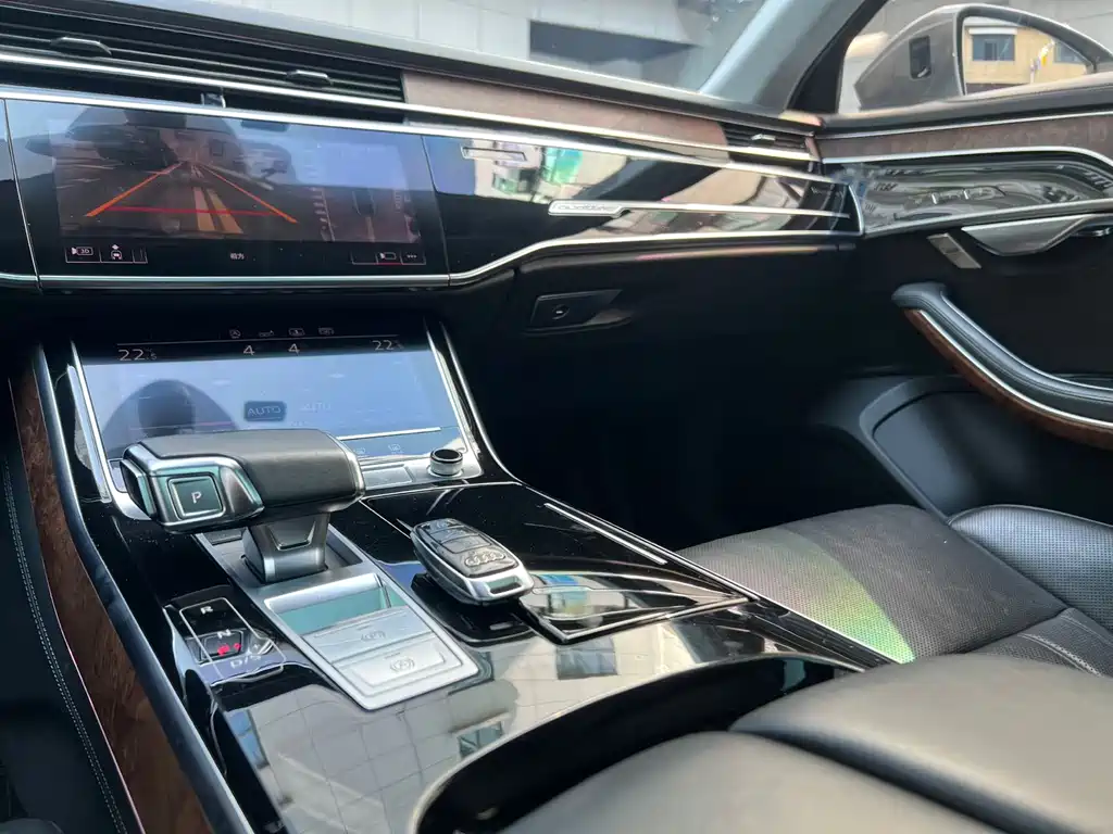 Audi A8 — миниатюра 11
