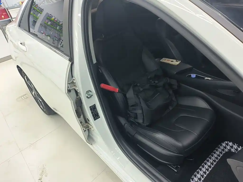 Hyundai Elantra — миниатюра 25