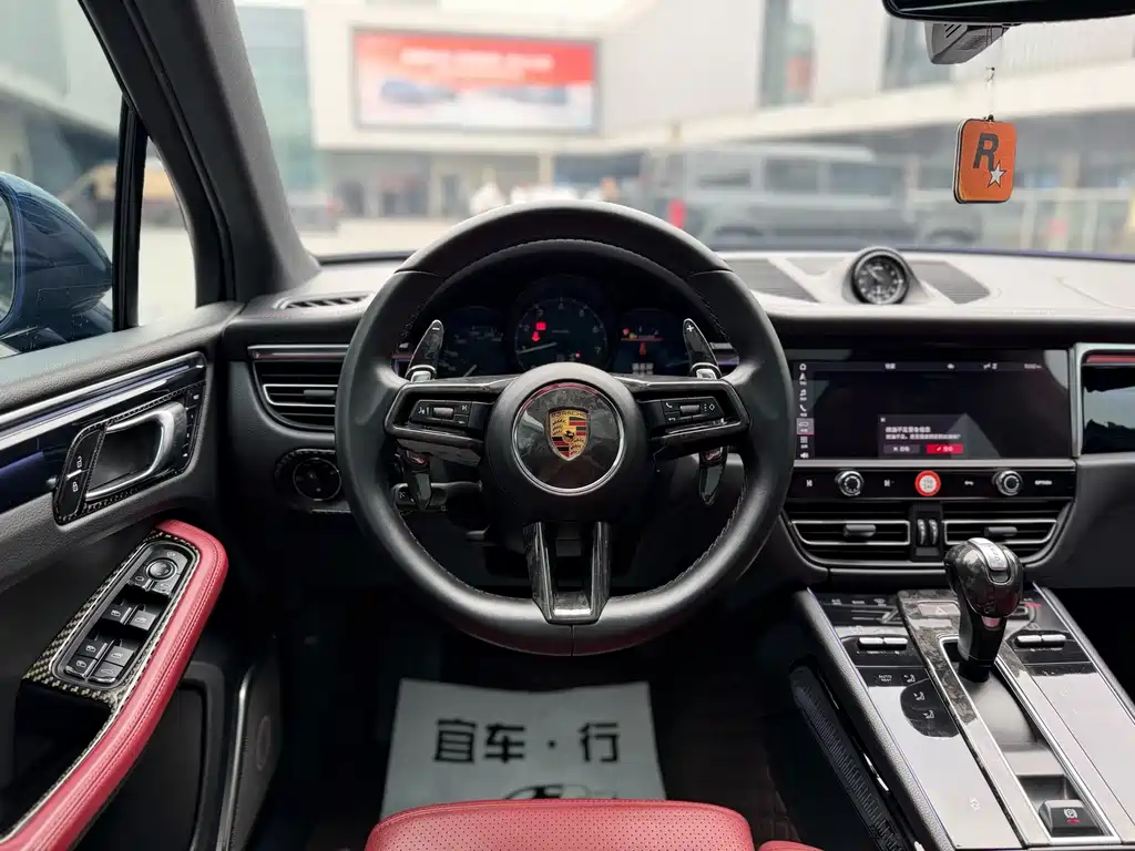 Porsche Macan — миниатюра 12