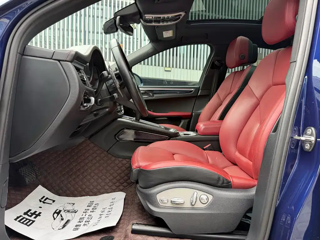 Porsche Macan — миниатюра 3