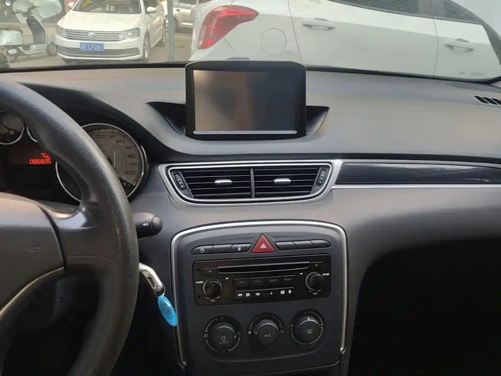 Peugeot 308 — миниатюра 13