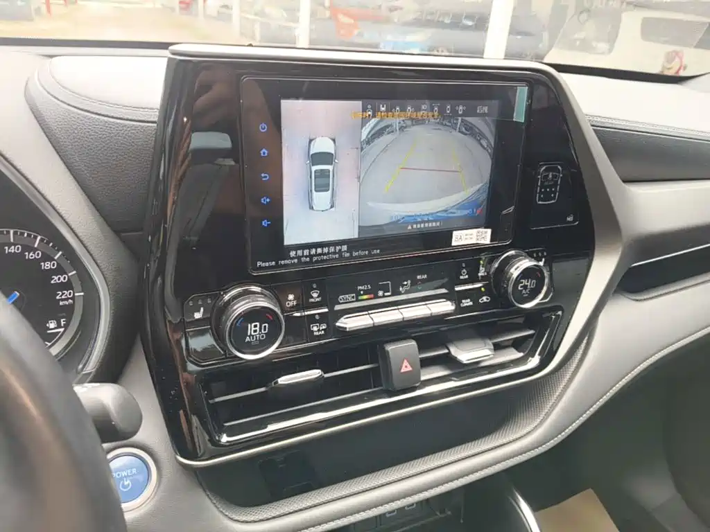 Toyota Crown Kluger — миниатюра 13