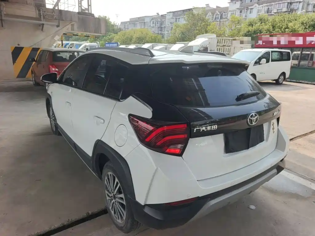 Toyota Yaris L — миниатюра 5