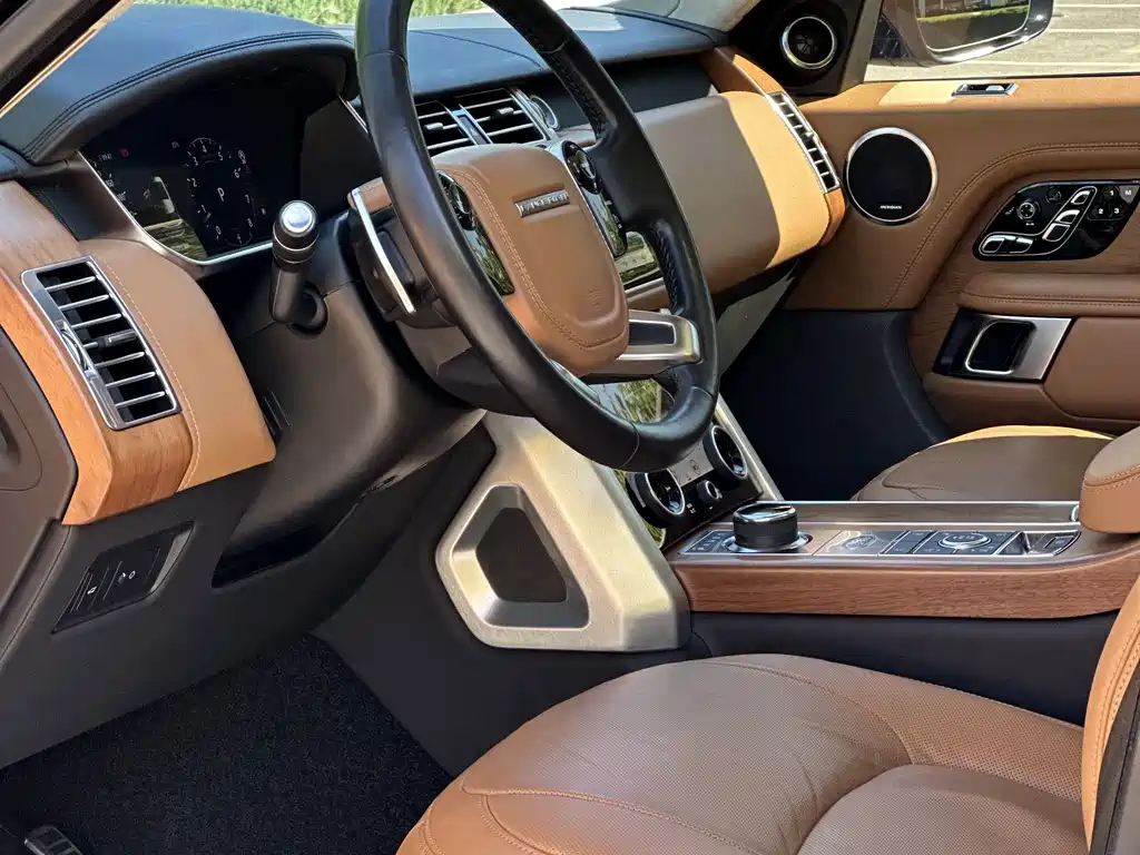 Land Rover Range Rover — миниатюра 8