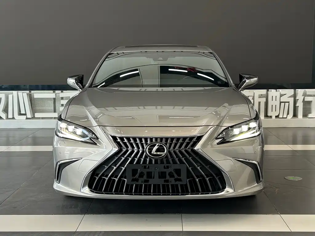 Lexus ES — миниатюра 2