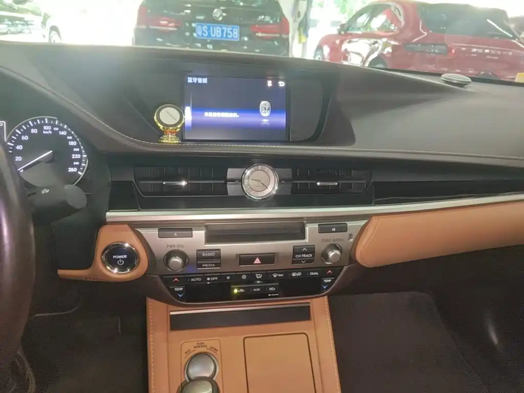 Lexus ES — фотографии объявления, Фото 13