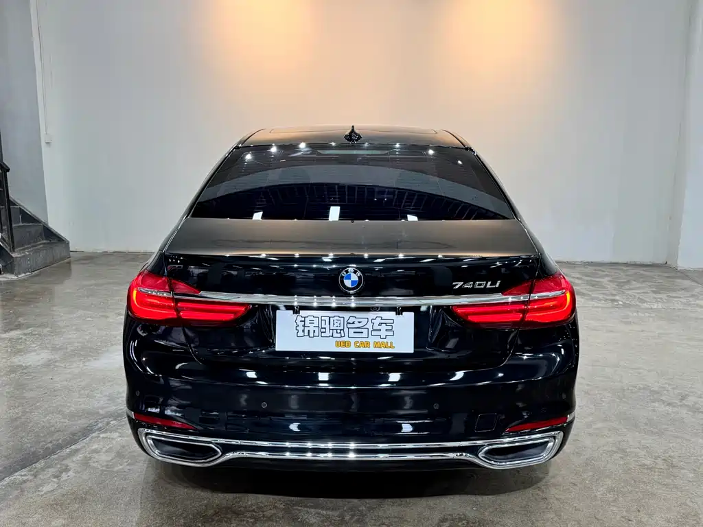 BMW 7 Series — миниатюра 6
