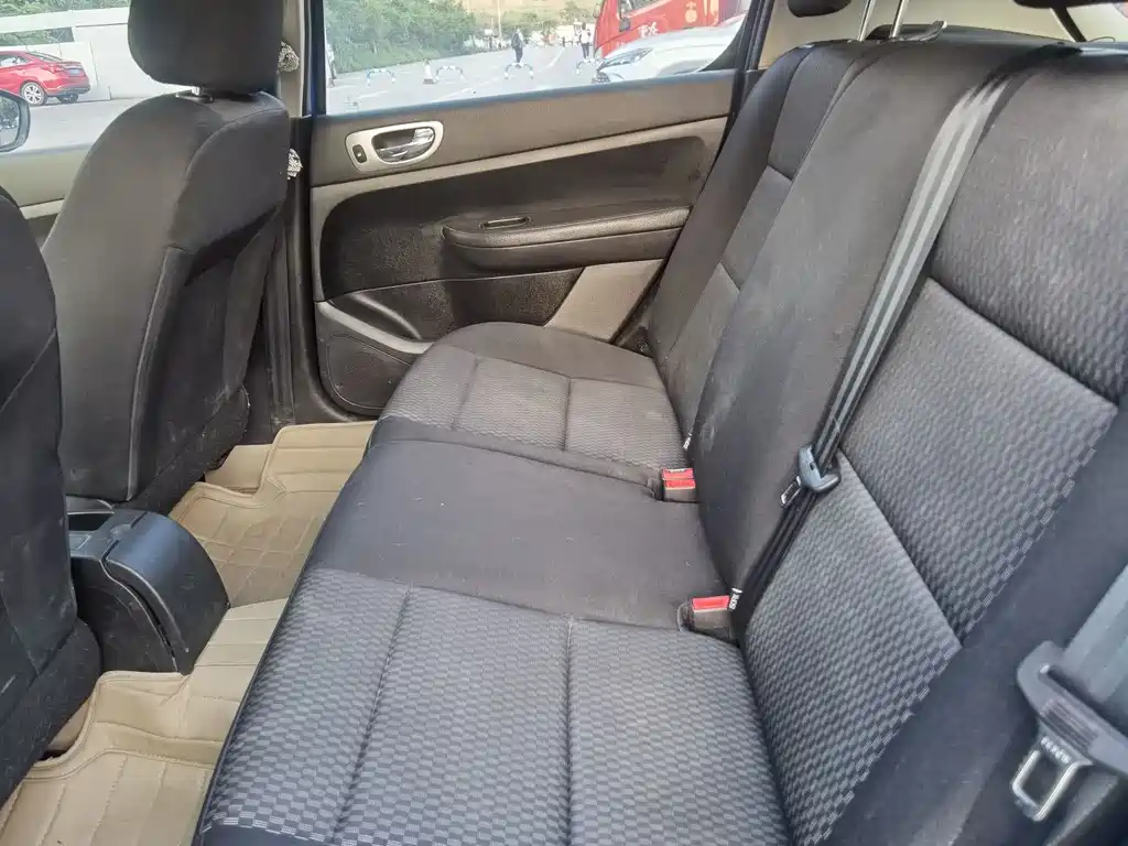 Peugeot 307 — миниатюра 10